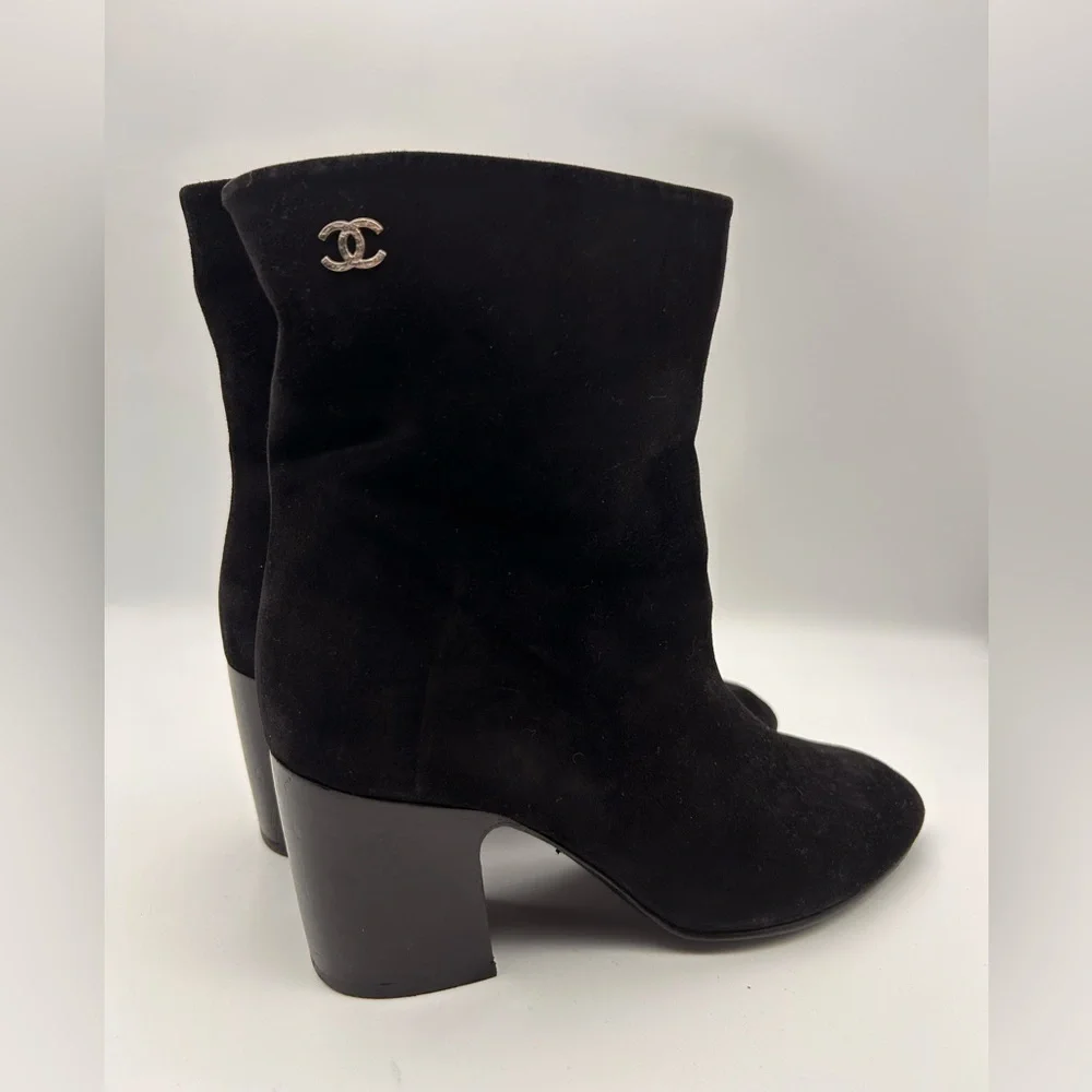CHANEL Black Suede CC Calfskin Short Boots Made in Italy Size 38 Box Dustbags
